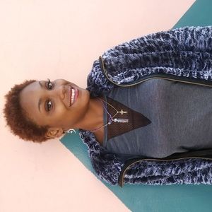 Meet your Posher, Amira